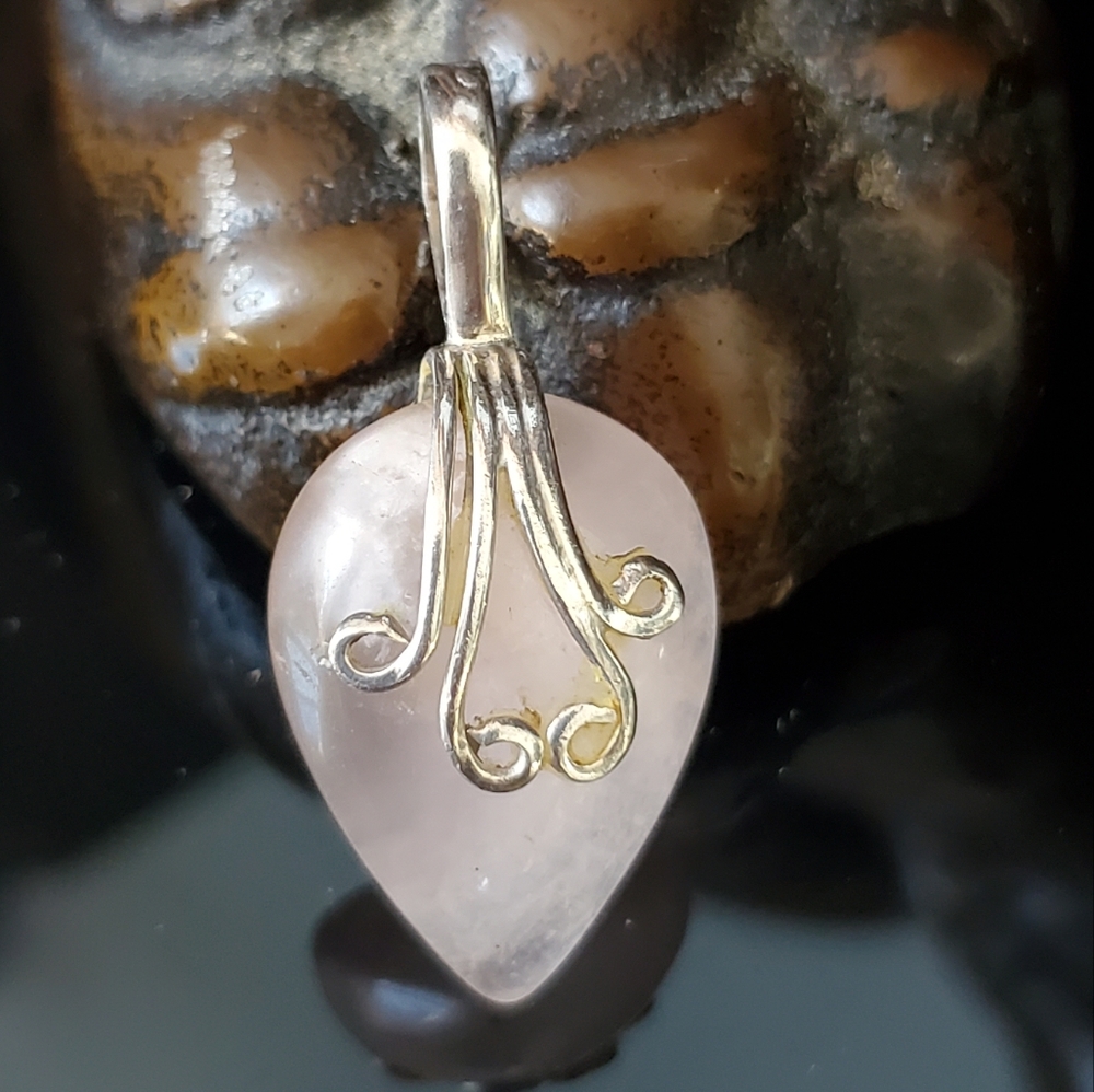 Sterling silver and rose quartz drop shape cabochon pendant new